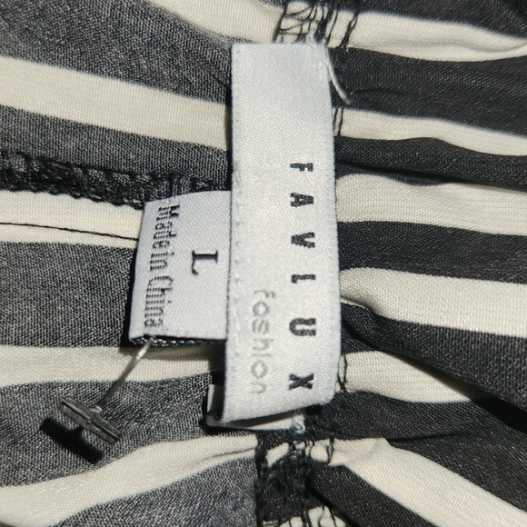 NWT ! JUMPER ! - Picture 5 of 11